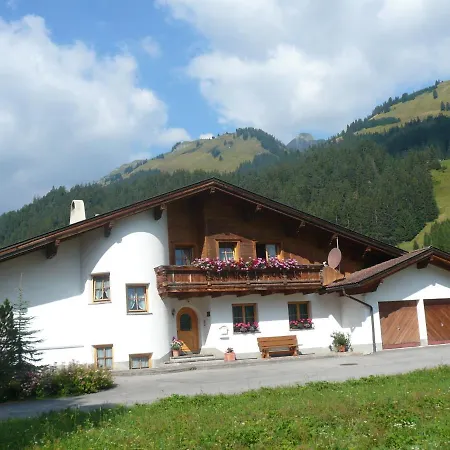 Haus Heel Apartamento Bach (Tyrol)